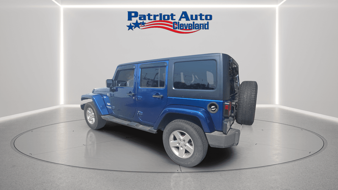 2010 Jeep Wrangler Unlimited Sahara - Image 3