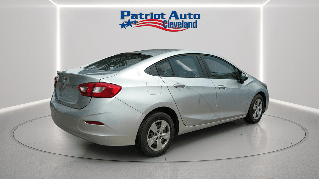 2018 Chevrolet Cruze LS Auto - Image 5