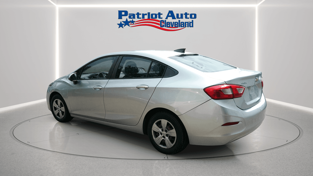2018 Chevrolet Cruze LS Auto - Image 3