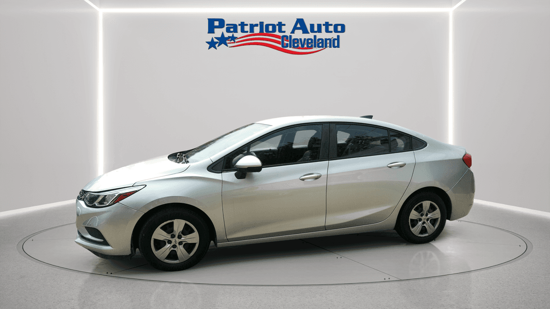 2018 Chevrolet Cruze LS Auto - Image 2