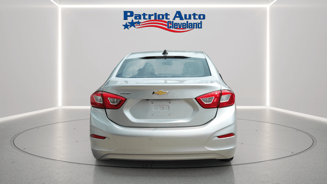 2018 Chevrolet Cruze LS Auto - Image 4