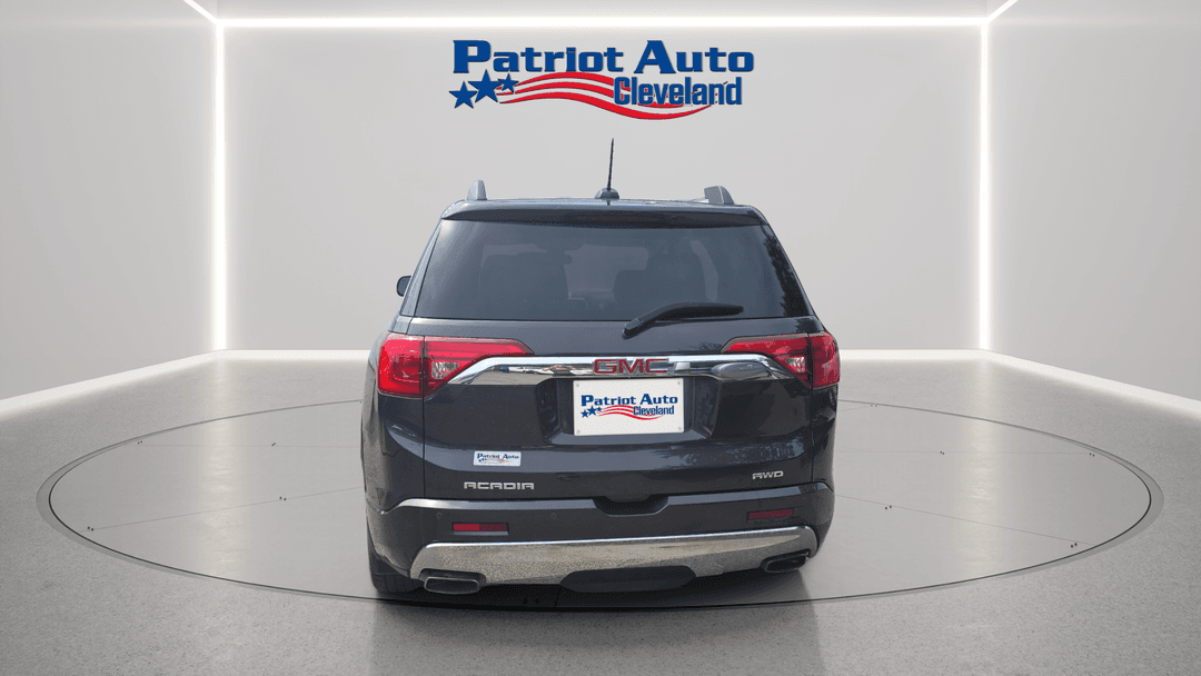 2018 GMC Acadia Denali - Image 4
