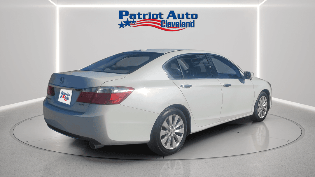 2014 Honda Accord EX-L V6 w/Navi - Image 5