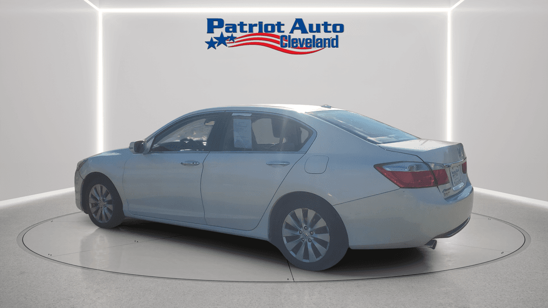 2014 Honda Accord EX-L V6 w/Navi - Image 3